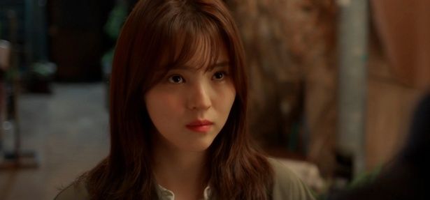 女性関係の噂が絶えないジェオンに、惹かれながらも壁を作ってしまうナビ(「わかっていても」) [c]Everett Collection/AFLO