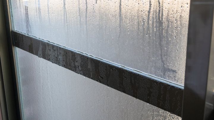 住宅内に結露が生じる原因は？