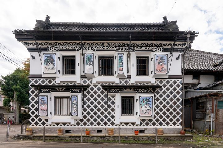 最も多くの鏝絵が見られる北面