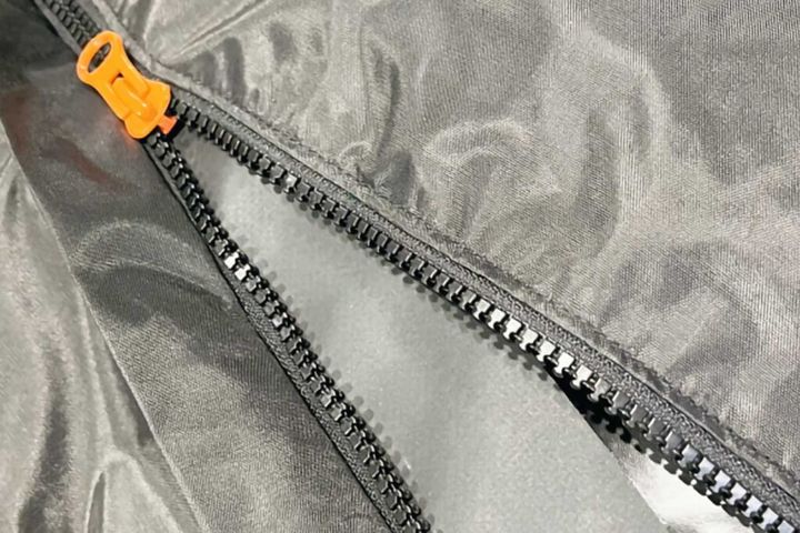 【バイク防犯】「カバーをかけるだけ」で盗難率ダウン！プロが選ぶブラックカバー3選