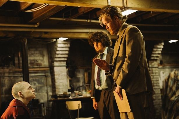 ヨルゴス・ランティモス監督とアリ・アスターがタッグ！『ブゴニア』はどのように生まれた？ [c]2025 FOCUS FEATURES LLC.