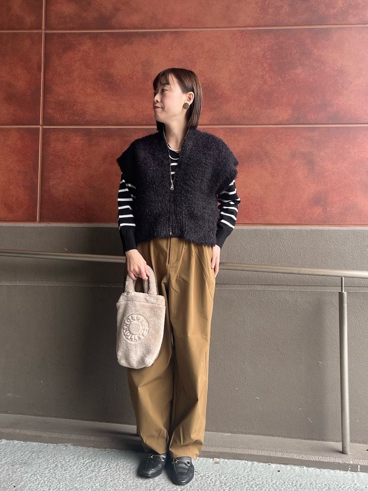 着痩せテク3：もこもこベストで上半身をおしゃれにカバー