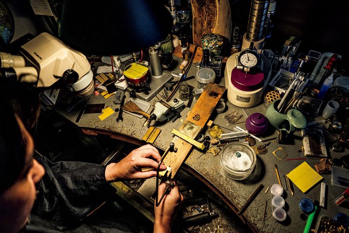 独立時計師・菊野昌宏のの工房