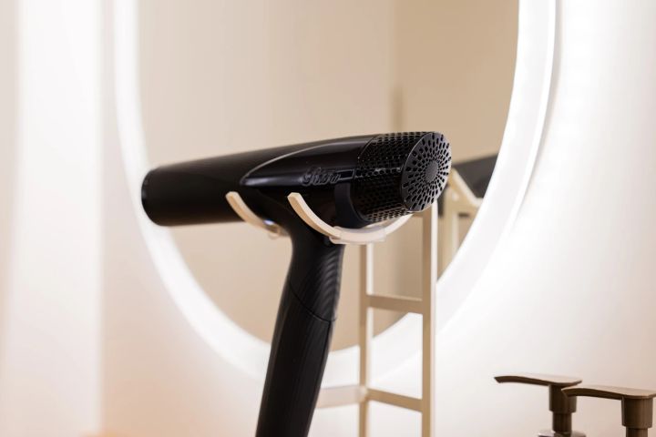 三鷹駅 FLOBA フロバ パウダールーム ドライヤー ReFa リファ