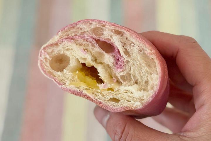 おいもあんの優しい甘みが贅沢！【ファミマ】の関東限定パンを食べてみた