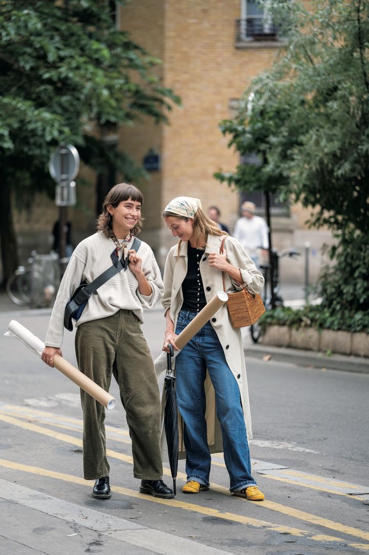 小物や色・柄使いを工夫して、冬のコーデを華やかに格上げ！【パリジェンヌの一週間コーデ】