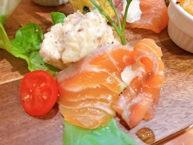 ルネッタ ツナポテサラダ ノルウェー産サーモンのカルパッチョ