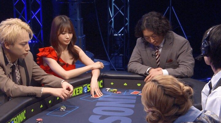 【映像】最強ポーカー美女の“キュートな笑顔”が飛び出した瞬間