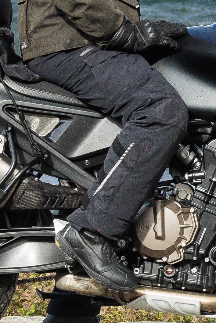 【ROUGH&ROAD】冬のバイク防寒対策！ 電熱に頼らない冬装備“プリマロフト”の底力を見る