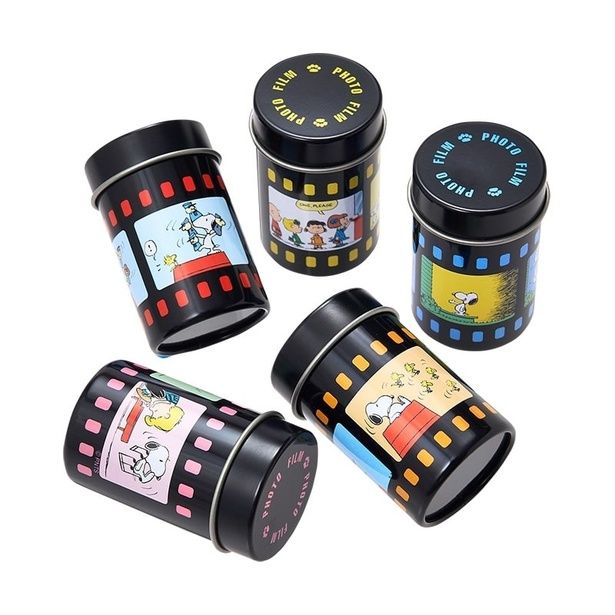 「スヌーピー PEANUTS EUREKA エウレカ 写真フィルム缶」(972円)