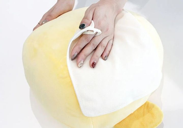 ダイソーのマイクロファイバーペットタオルはシャンプー後や足を拭くときに便利