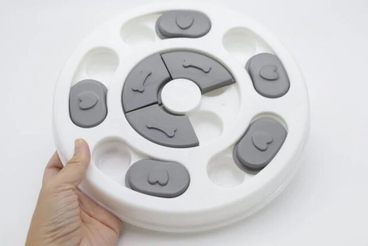 ダイソーのペット知育玩具 ノーズワークパズル 丸型