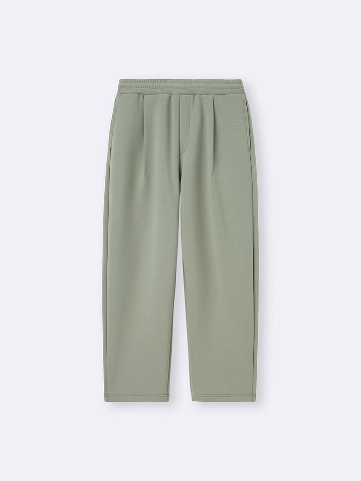 GUのパフスウェットキャロットパンツ