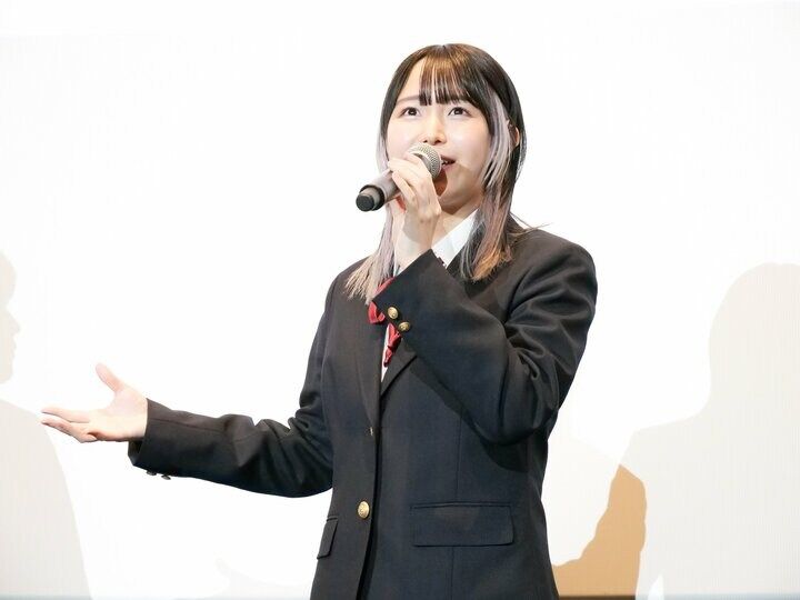 【写真・画像】「インナーカラーが残っていて…」声優・堀江瞬＆羊宮妃那が制服姿で登壇！劇場版『僕ヤバ』完成披露舞台挨拶レポート 7枚目