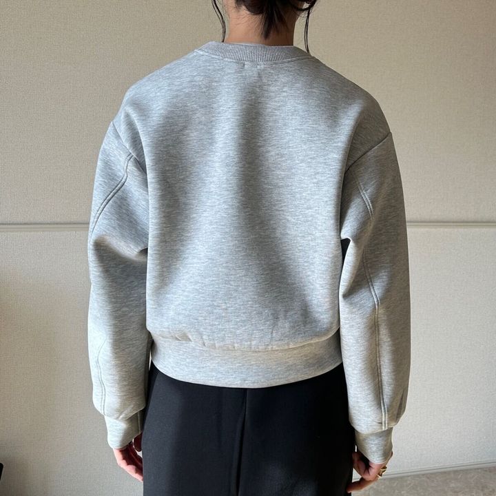 GUパフスウェットプルオーバー Mサイズ着用背面