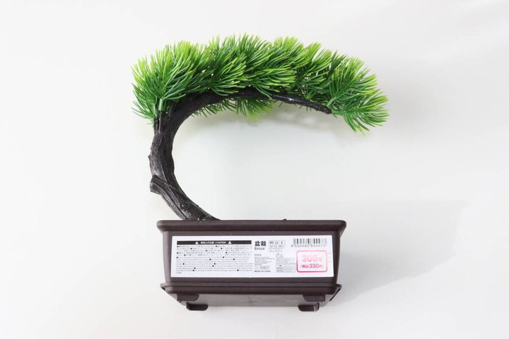 ダイソーの盆栽のパッケージ