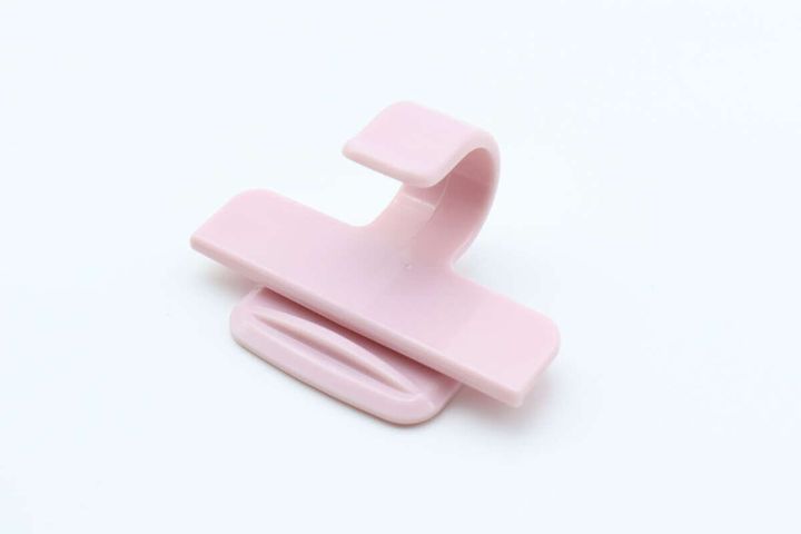 ダイソーのチューブホルダーワイドM／Mハッピーライフの裏側