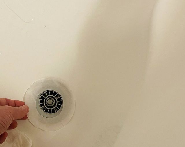 ダイソー 排水口 カビ汚れ防止シール 使い方 貼る