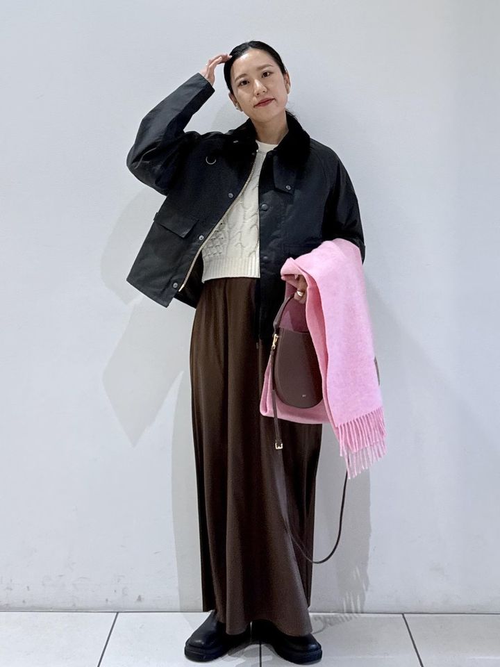 気分が上がるきれい色ストールをポイントに