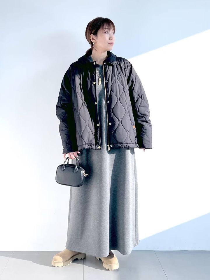 黒の軽量アウターはあったか＆着まわせて万能