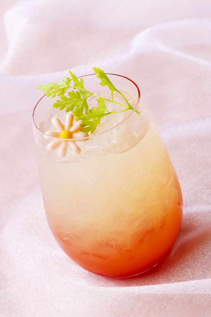 エンパイア・グリル_“ミニーのスプリング・デイドリーム”スペシャルドリンク ミニーマウスルーム（「パジャマパーティー」プラン）宿泊者限定