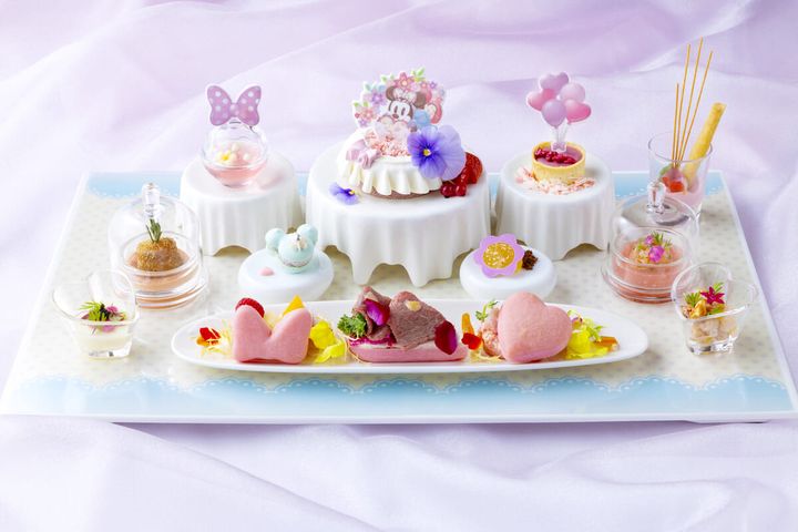 ハイピリオン・ラウンジ_“ミニーのスプリング・デイドリーム”プレミアムスウィーツセット