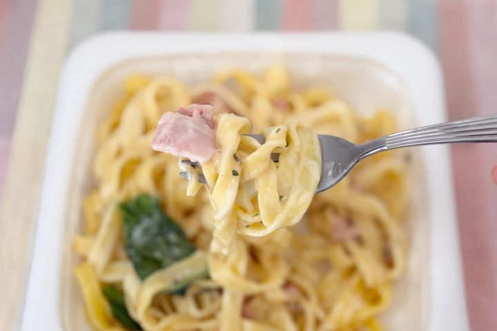 500円以下なんてお得すぎる【ファミマ】の生パスタは味も食感も本格派