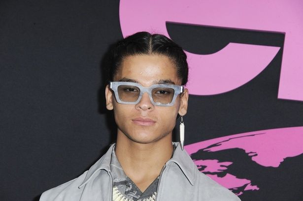 通信兵レイ役のディファラオ・ウン＝ア＝タイ [c]Everett Collection/AFLO