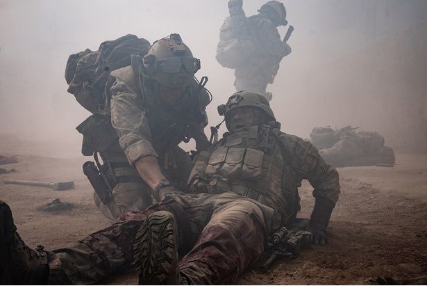 敵の攻撃をくらって重傷を負う者や死者も… [c] 2025 Real Time Situation LLC. All Rights Reserved.