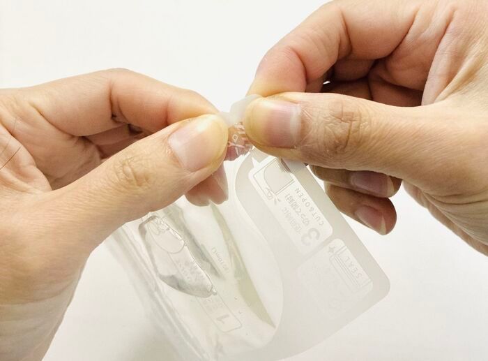 【セリア】とことん快適〜♡「持ち運び用のミニ袋」入口はチャック側だけど出口は反対側！？