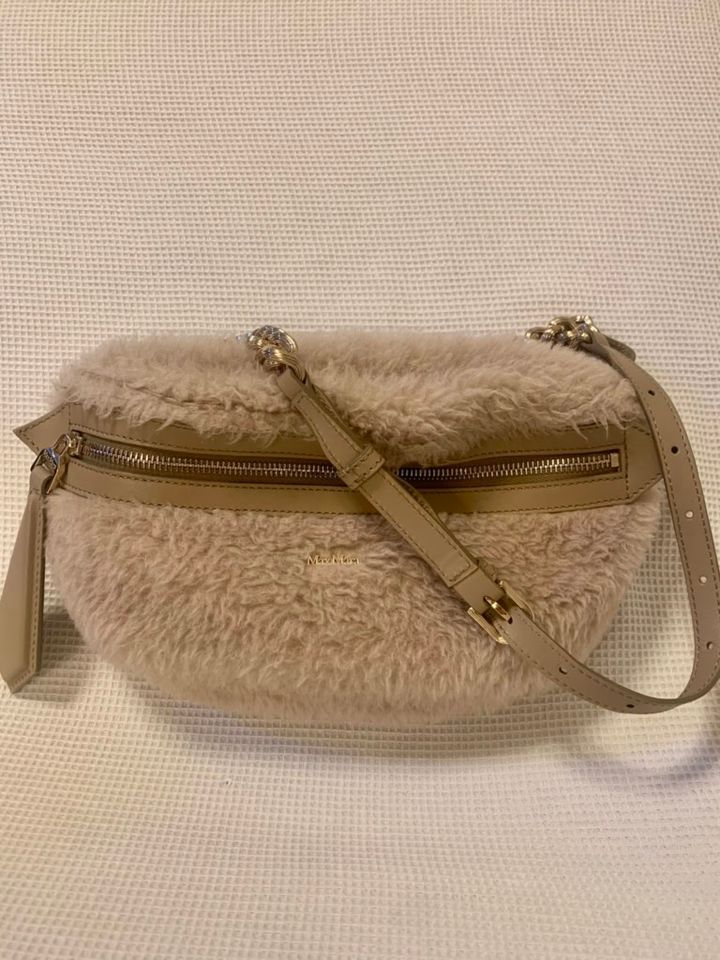 バッグ：Max Mara