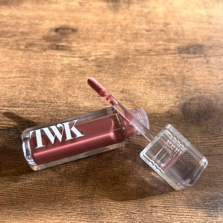 TWKシン チーク＆リップジェル ジェントルロゼ 4950円（FTC info@twkbeauty.com）