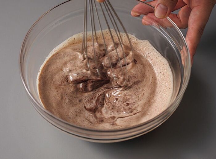 〈オイルなし〉シフォン型で焼く、とろ～り美味しい「フォンダンショコラ」の作り方。贅沢なチョコの甘さとほろ苦さが最高です！