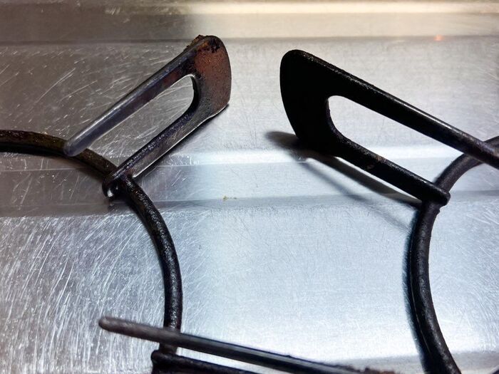 五徳の〈ベタベタ油汚れ〉に効果バツグン！つけ置きは必要なし→速攻ピカピカになるアイテムとは♡