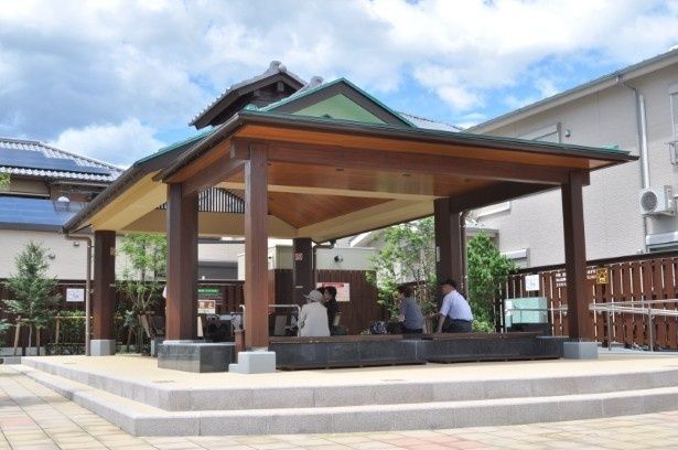 広場に人が集まっている光景を目にする 画像提供：嬉野市観光商工課