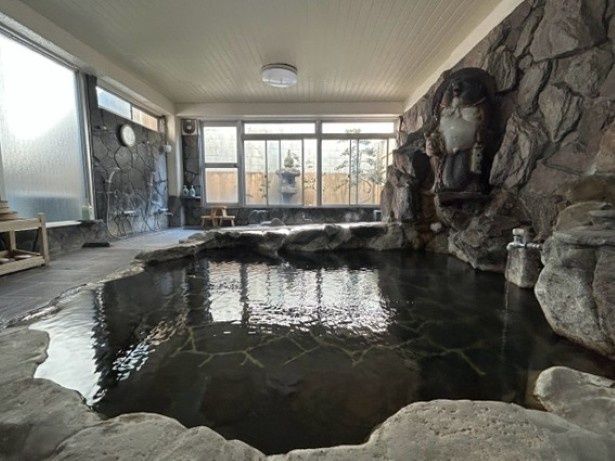 こちらは男湯の大浴場 画像提供：嬉泉館