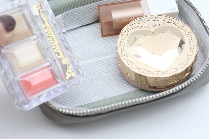 メイクポーチ汚れ防止シート 汚れから守る