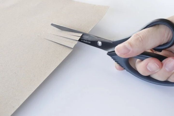 ダイソーの切れ味抜群なチタンコート 文具ハサミ（フィットグリップ、20cm）