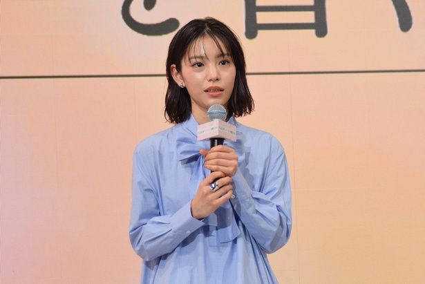 学生時代の寺田ナズナを演じた當真あみ 撮影：ソムタム田井