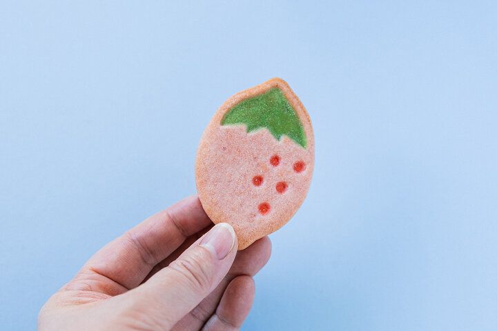 【福岡】フタを開けた瞬間、つい見入ってしまう。あまおうのおいしさを閉じ込めた「いちごサブレ缶」