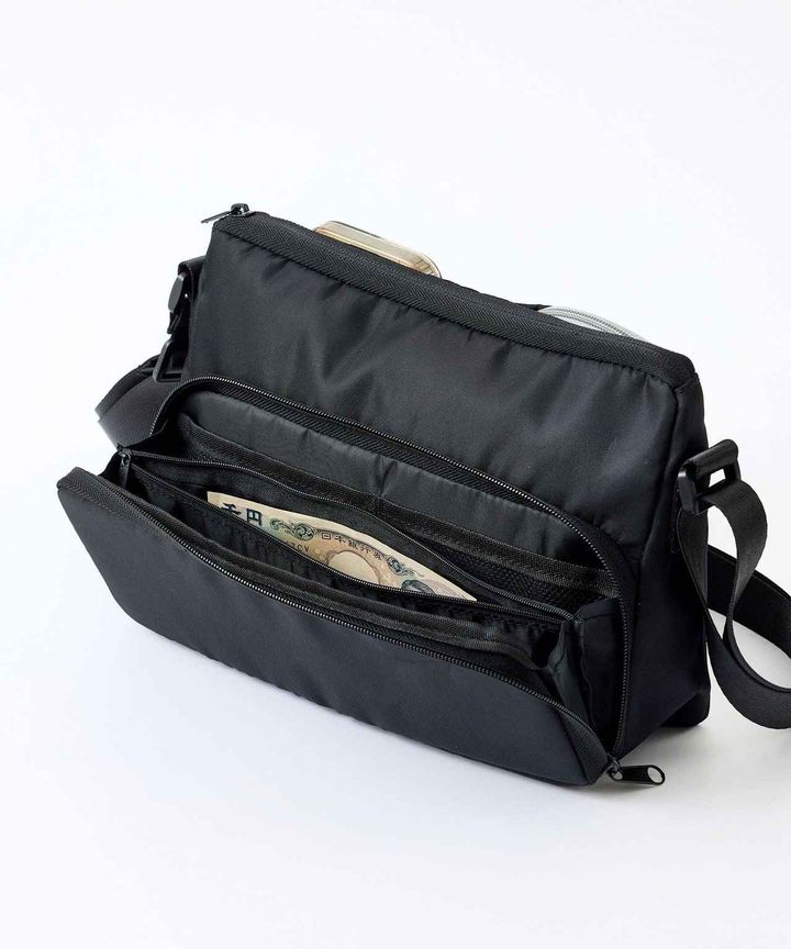 画像1: 出典：3COINS