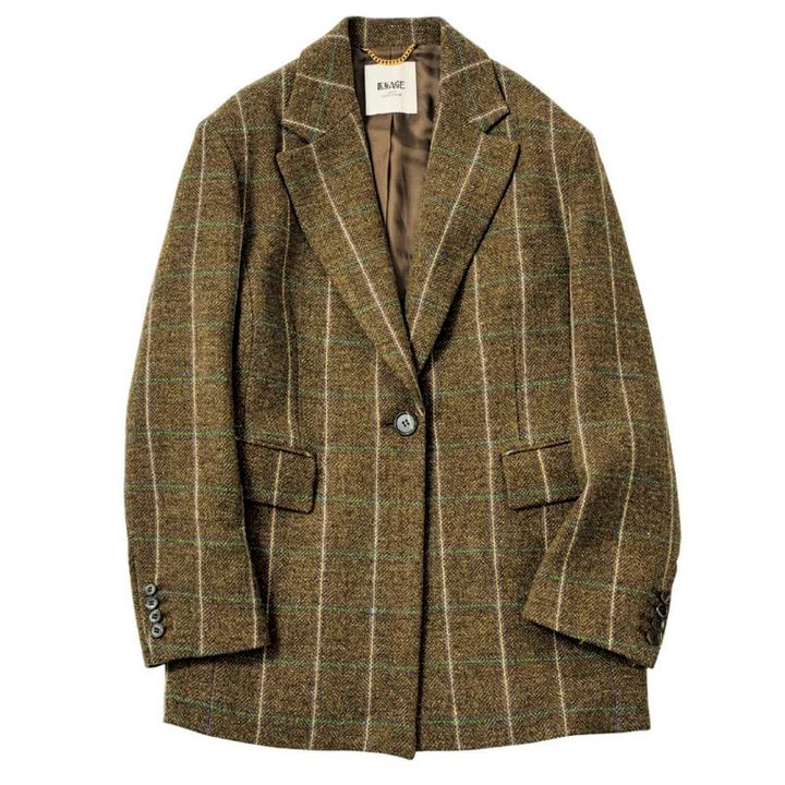トラッドムードが素敵なBRITISH WOOLのチェック柄。¥53,900（ジャーナル スタンダード レサージュ／ジャーナル スタンダード レサージュ 銀座店）