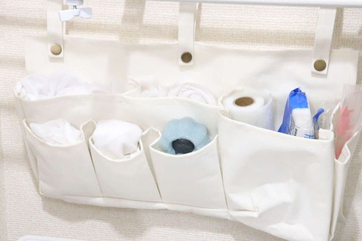 ダイソーのペットケージ収納に掃除グッズを入れる