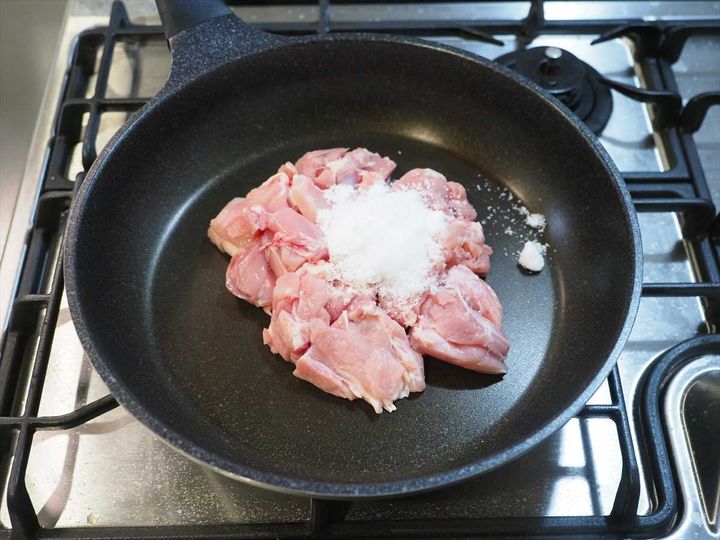 お餅入り、フライパンで簡単「鶏すき焼き」