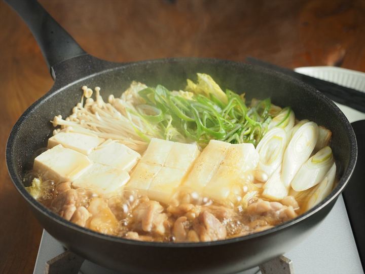 お餅入り、フライパンで簡単「鶏すき焼き」