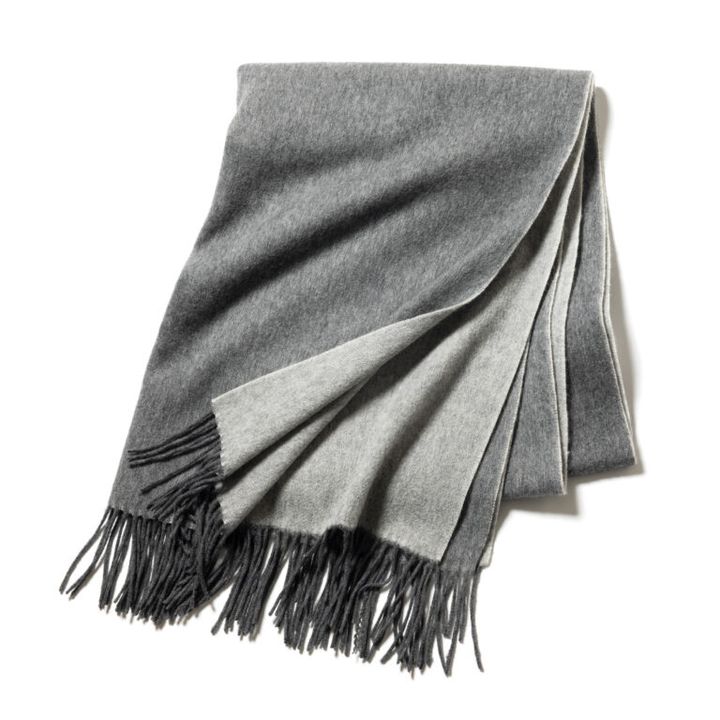 グレーストール¥19,800／ロペ（ジュンカスタマーセンター）