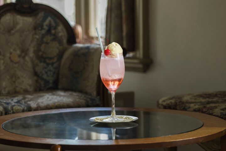 レトロな建築が美しい、山形「Tsuki Cafe 文翔館喫茶室」でご褒美パフェやコーヒーを堪能