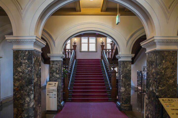 レトロな建築が美しい、山形「Tsuki Cafe 文翔館喫茶室」でご褒美パフェやコーヒーを堪能