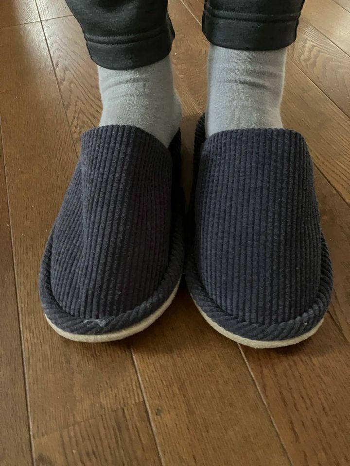 DAISO(ダイソー)：外縫いスリッパ(コーデュロイ、24cm-25cm)