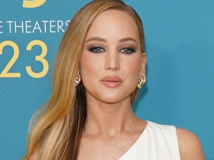 ジェニファー・ローレンス、ネットで「かわいくない」と言われシャロン・テート役を逃した!? （C）AFLO width=